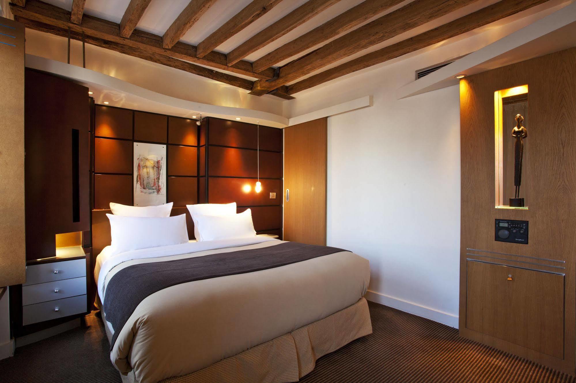 Select Hotel