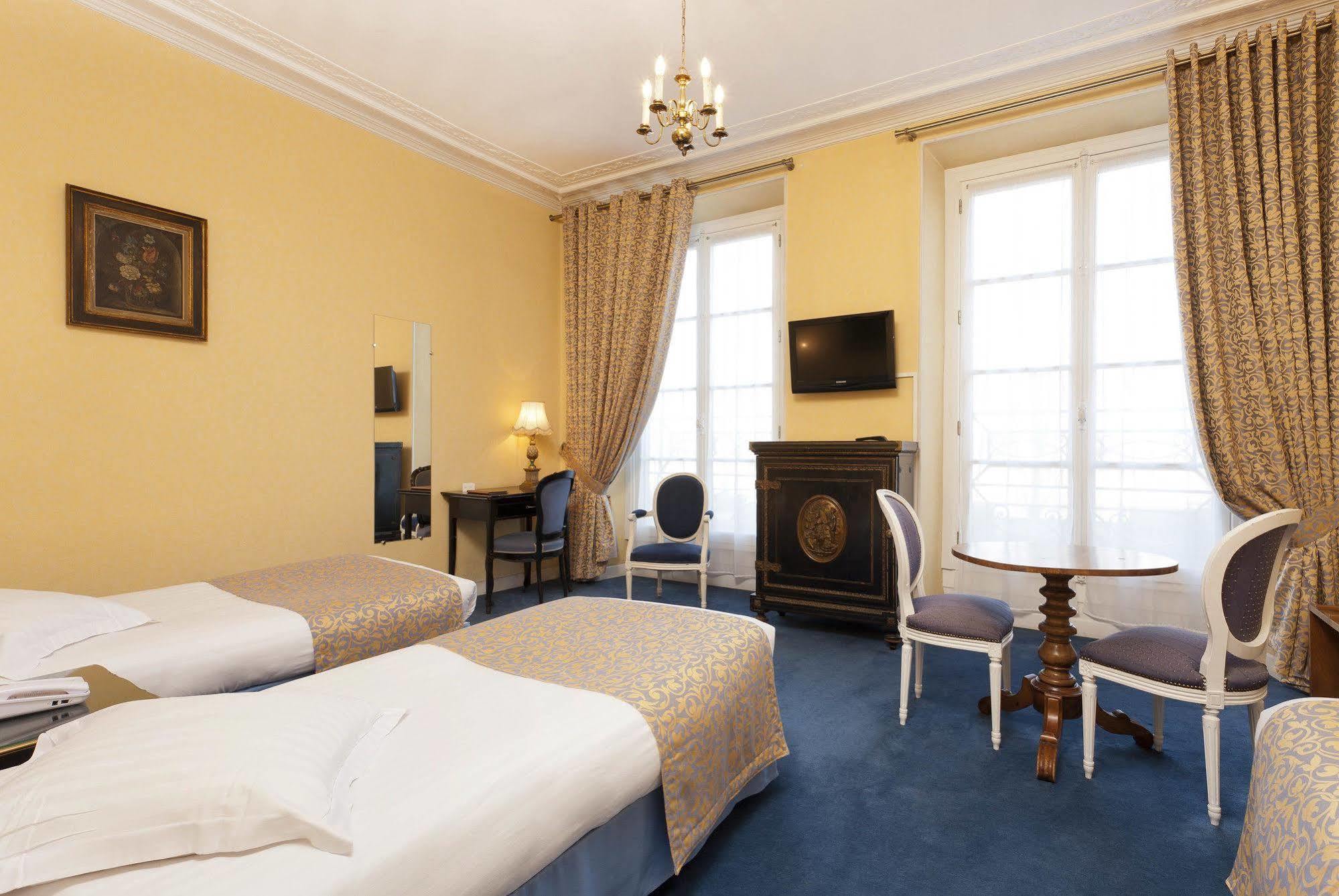 Du Quai Voltaire Hotel Parigi
