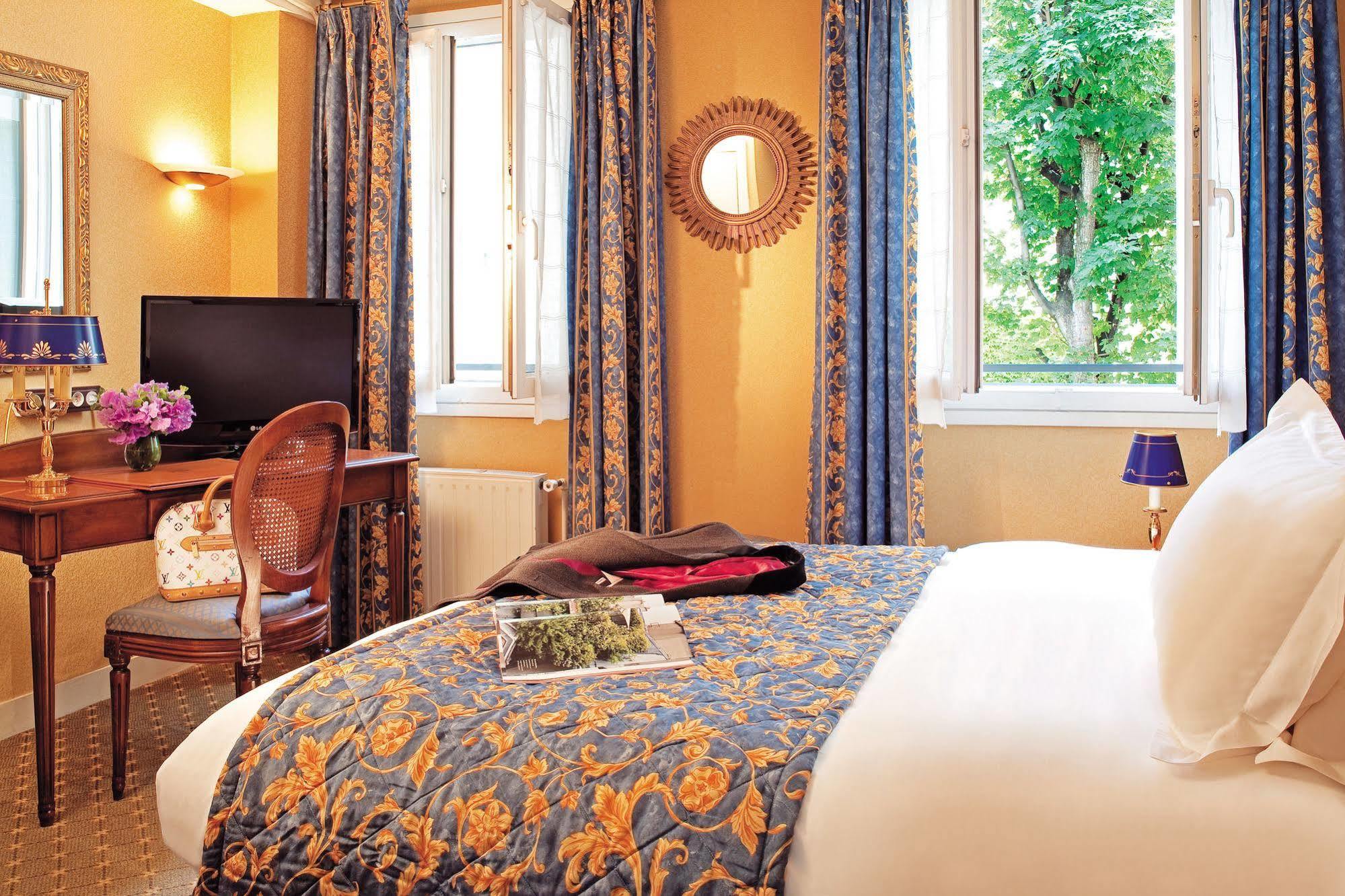 Hotel De Varenne 4*