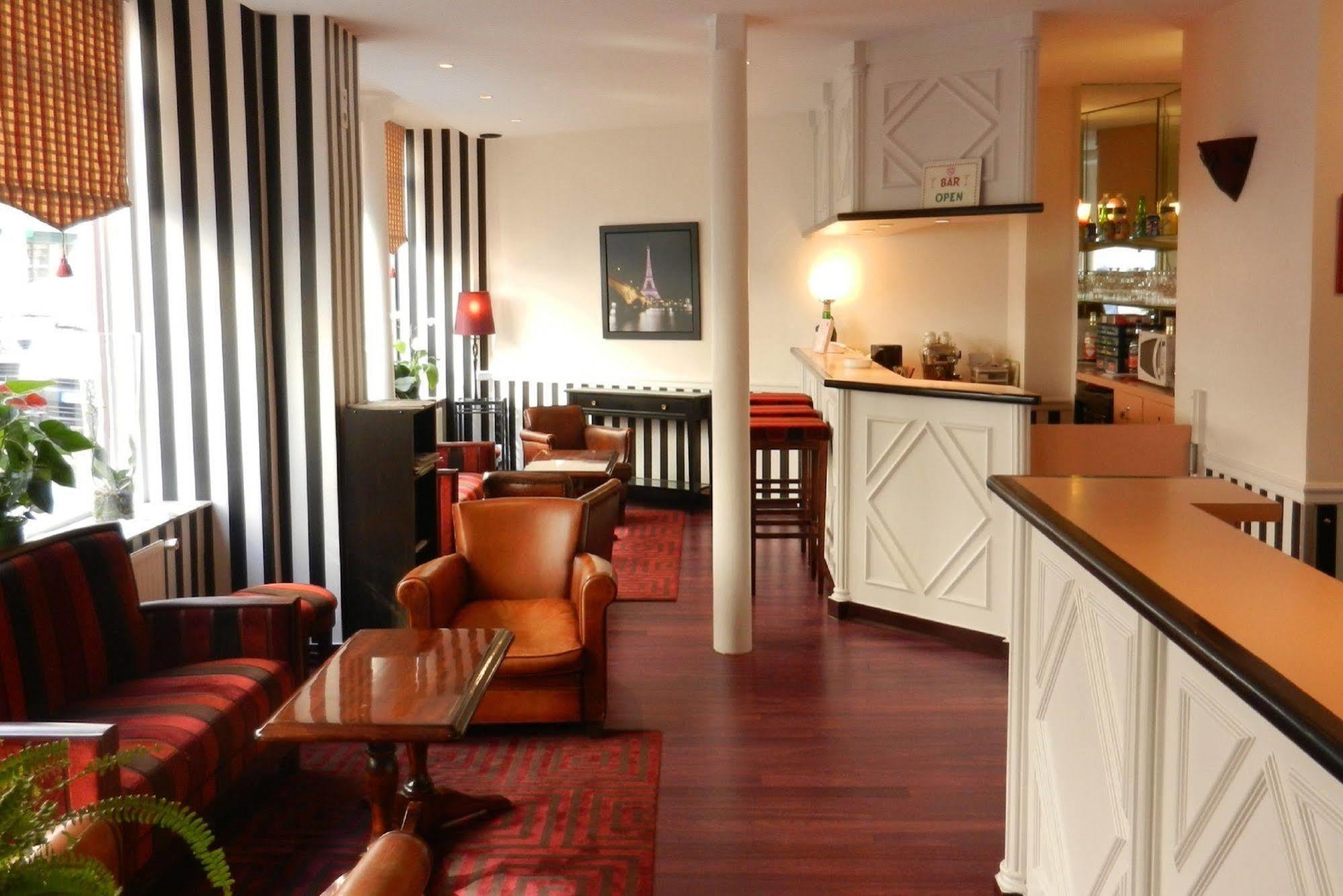 Hotel Maison Du Pré 2*