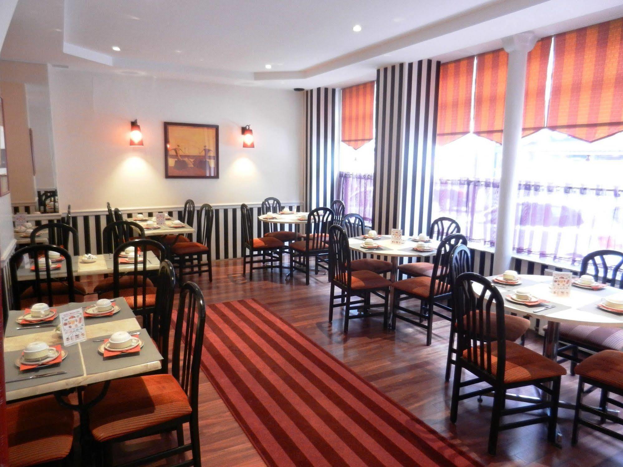 Maison Du Pré Hotel 2*