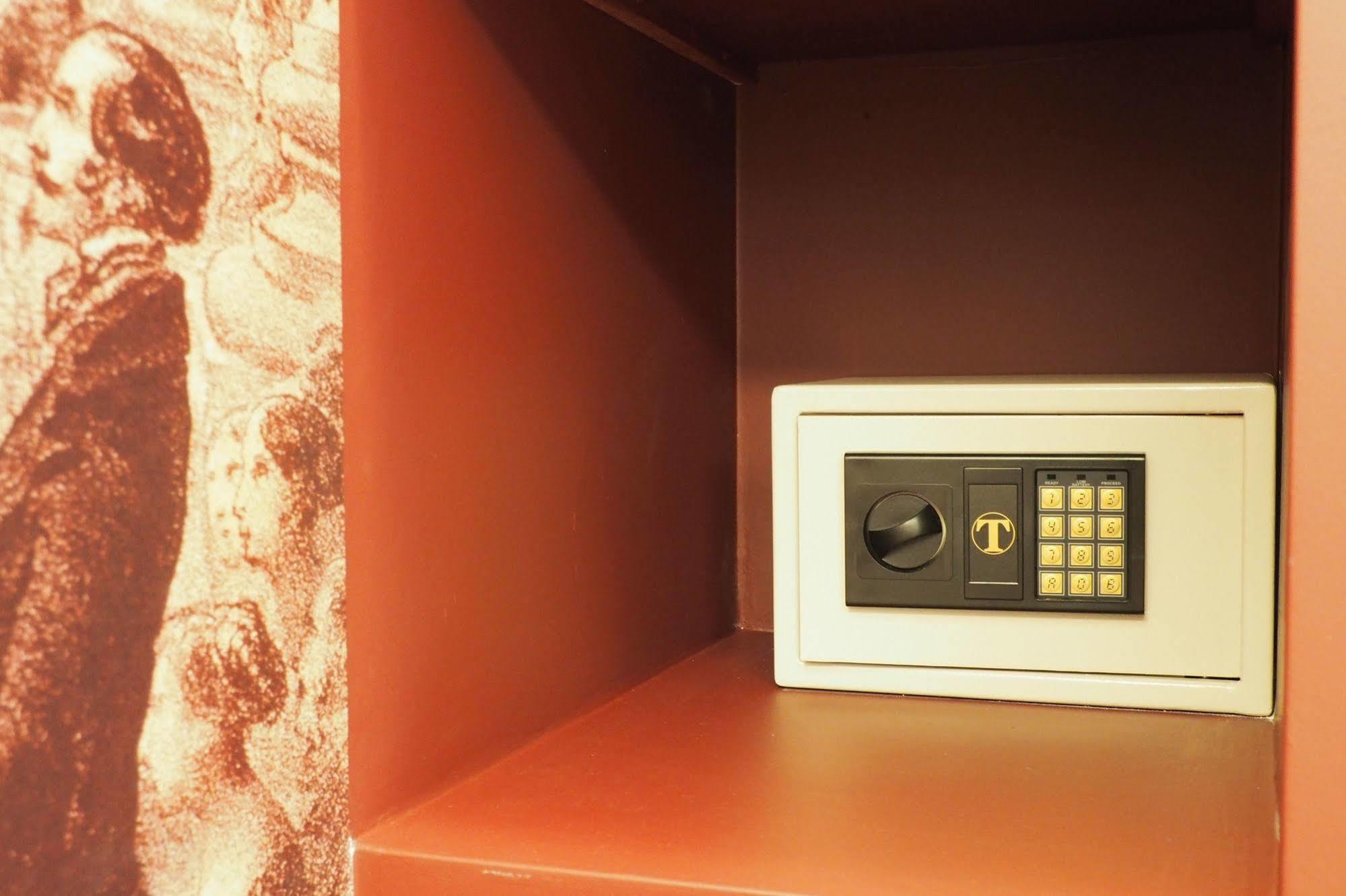 Palais Royal Chicsuites Apartment *