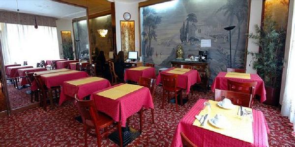 Hotel La Boetie 3*