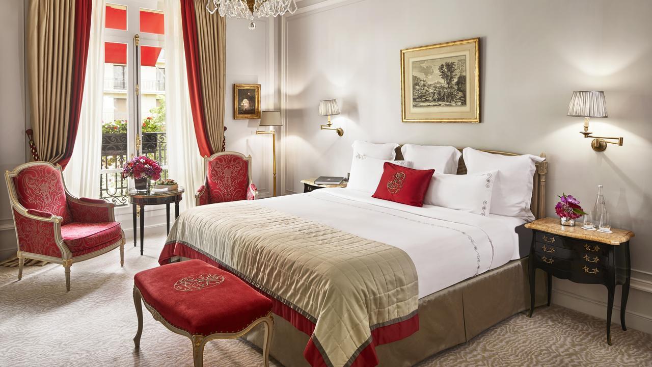 Plaza Athénée - Dorchester Collection Hotel 5*