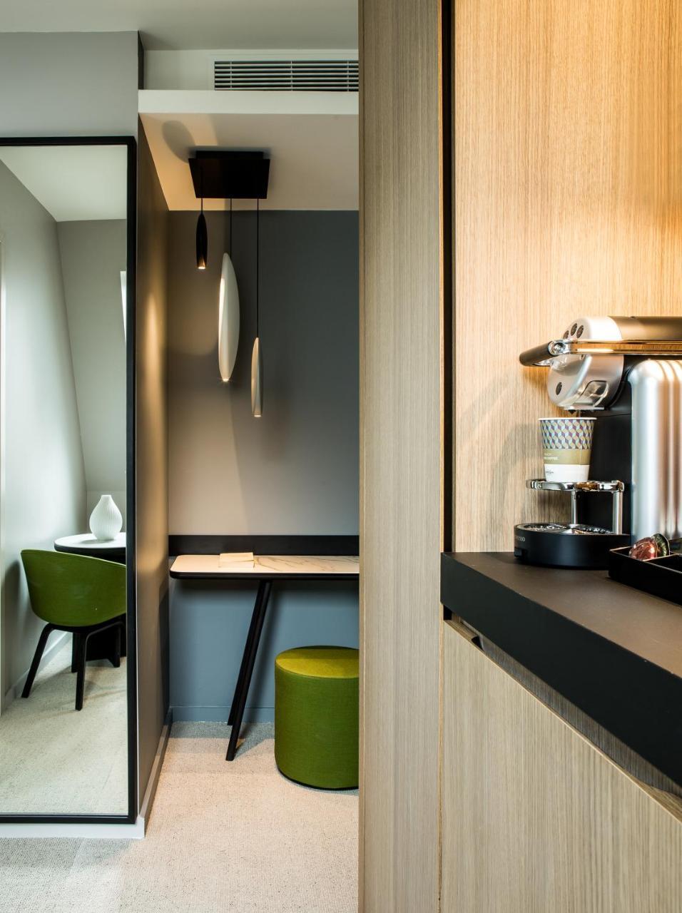 Mercure 17 Batignolles Hotel