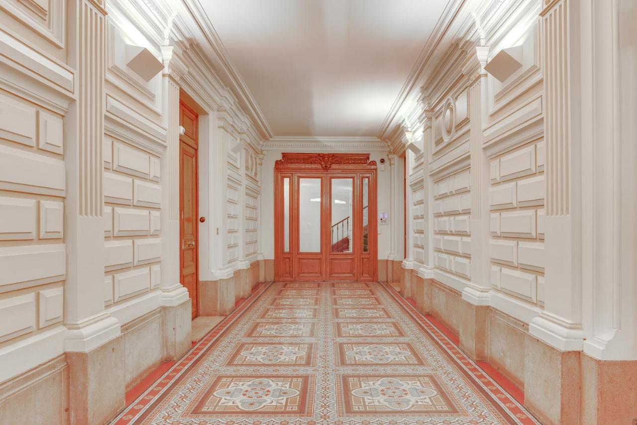 21a Marechal Foch Avenue Champs-elysees *