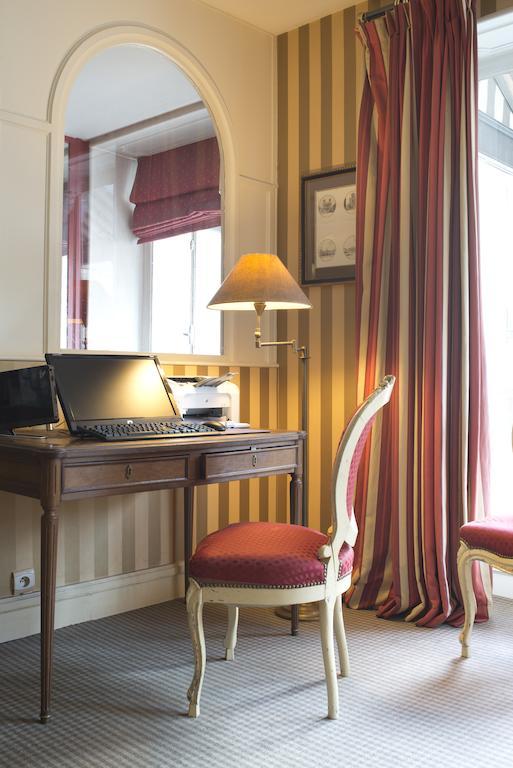 France Louvre Hotel Paris