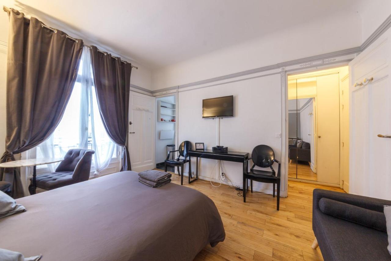 Private Studio - Avenue Des Champs-elysées Parigi