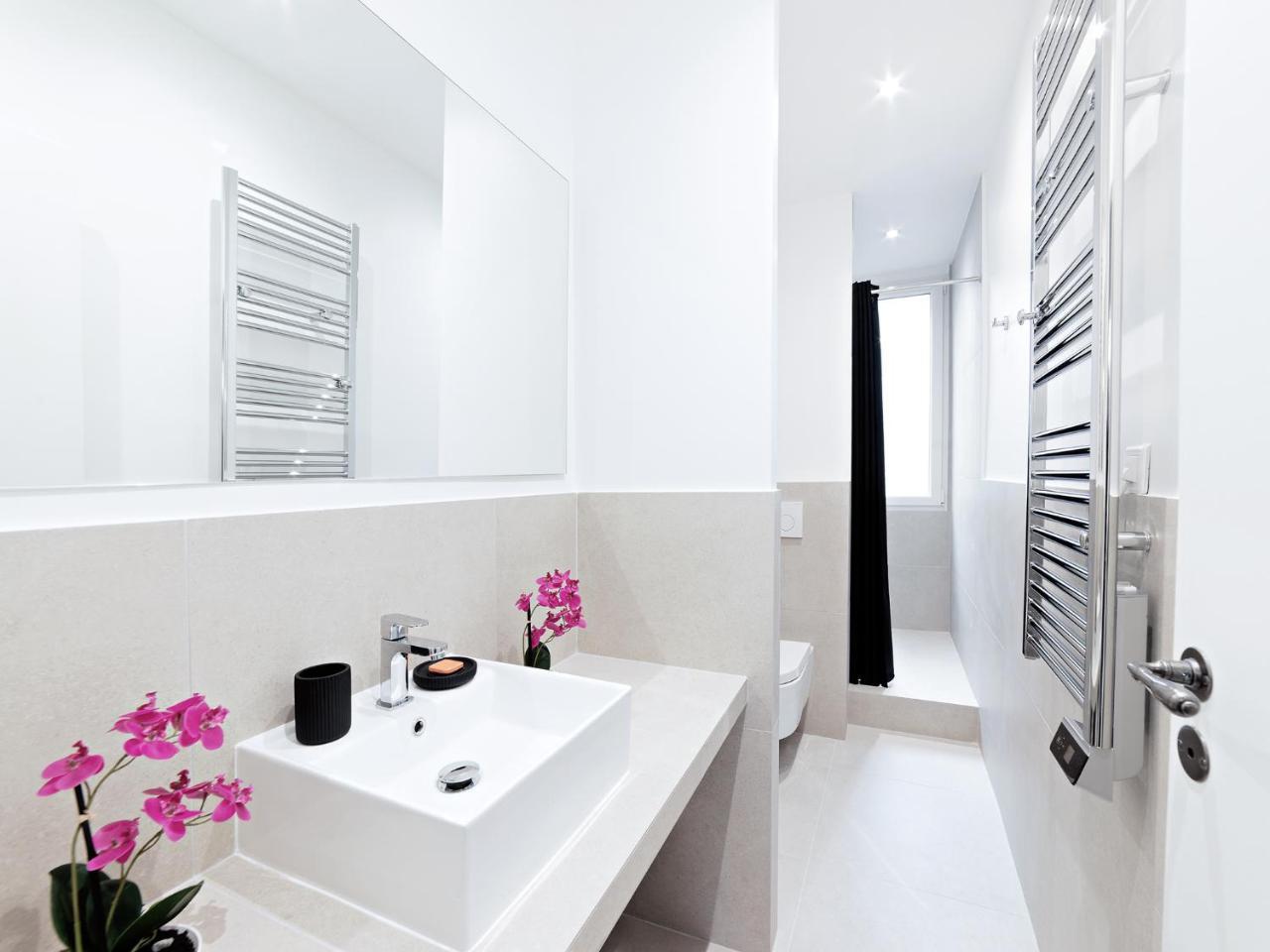 Livinparis - Luxury 3 & 4 Bedrooms Montmartre I Appartamento Parigi
