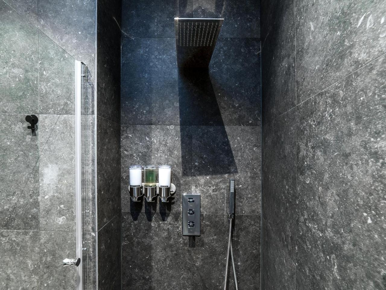 Di 75 M² Con 2 *