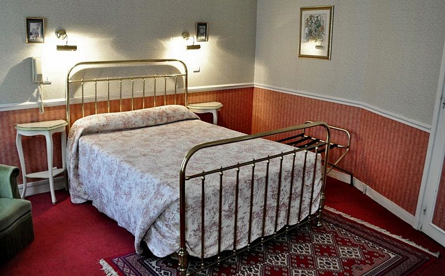 Hotel Camille Tapestry Collection By Hilton Parigi