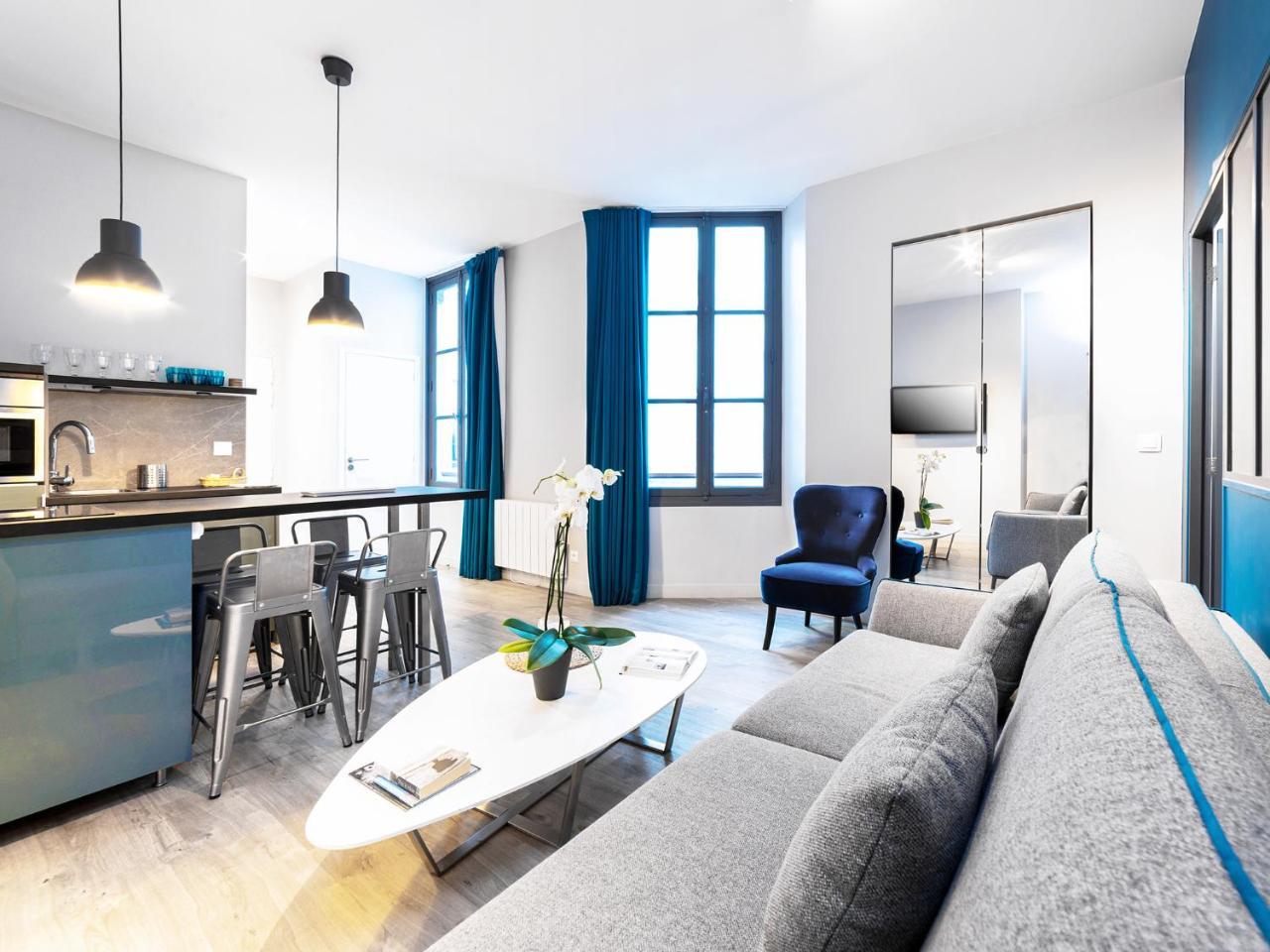 Apartment Chic Opera