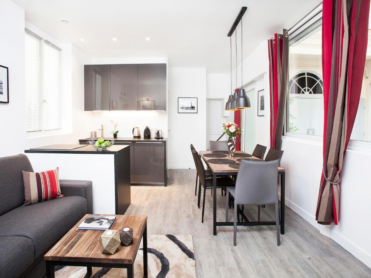 Charming 2Br-2Ba Between Le Marais & Le Louvre Apartment Paris