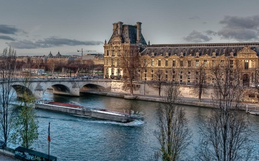 Du Quai Voltaire Hotel Parigi