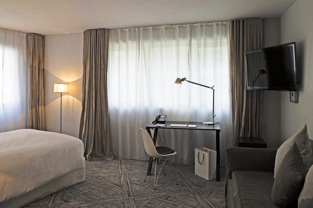 Hotel La Maison Champs Elysées 5*