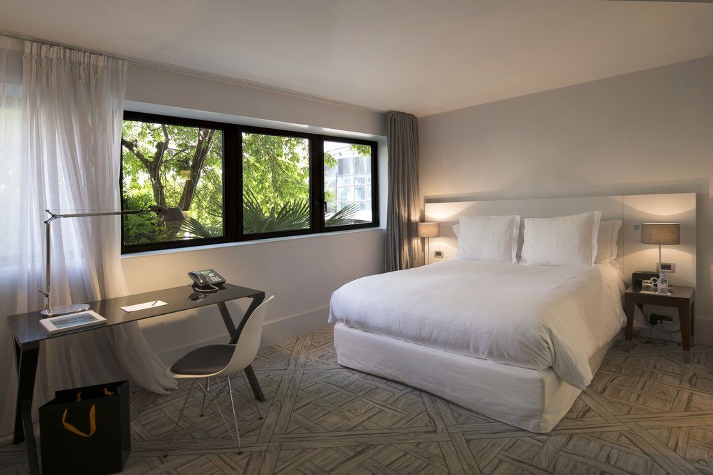 Hotel La Maison Champs Elysées
