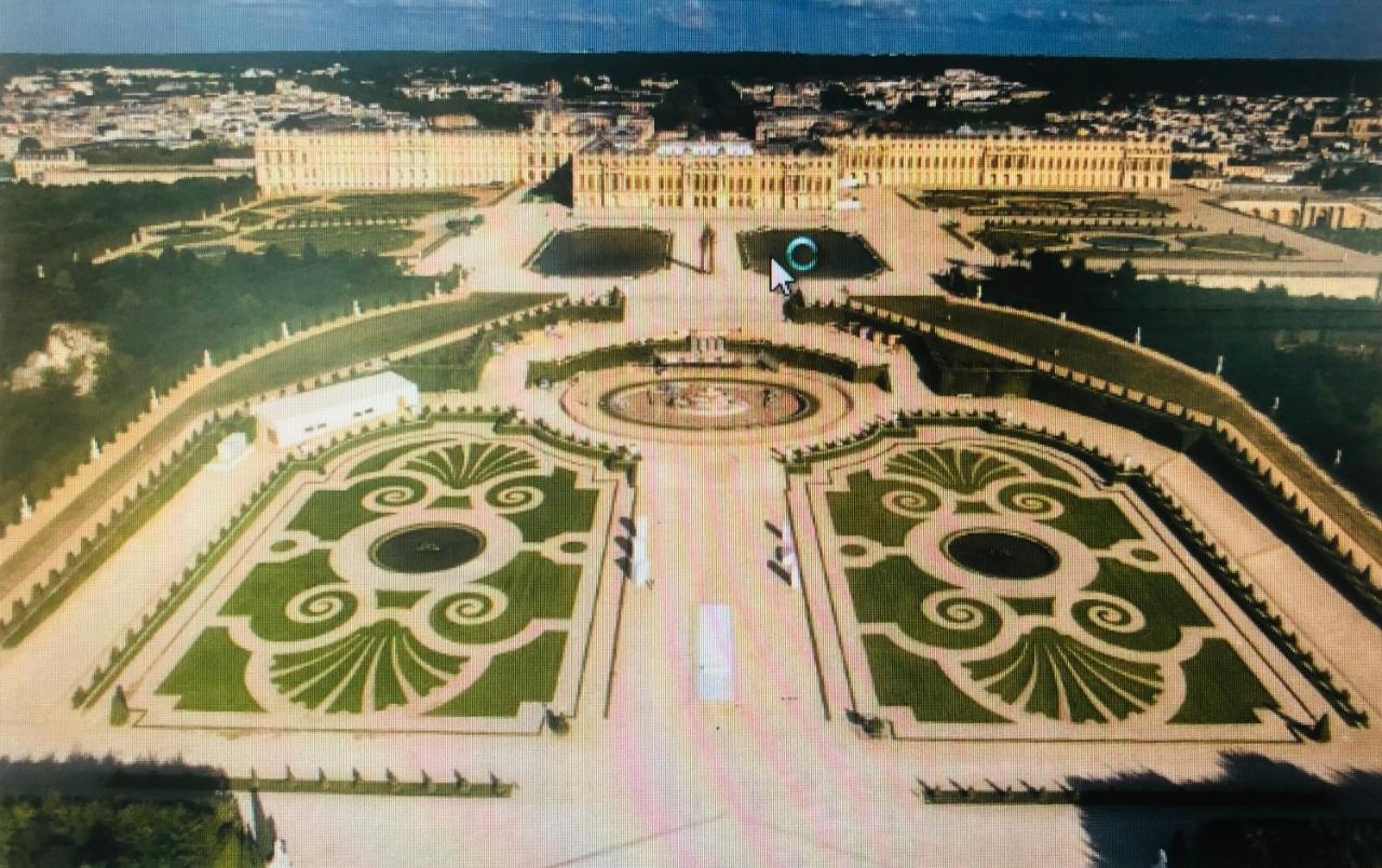 21a Marechal Foch Avenue Champs-elysees