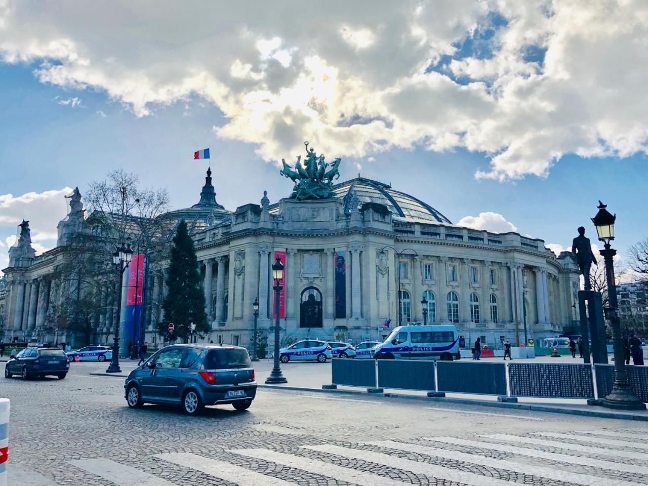 21a Marechal Foch Avenue Champs-elysees * Parigi