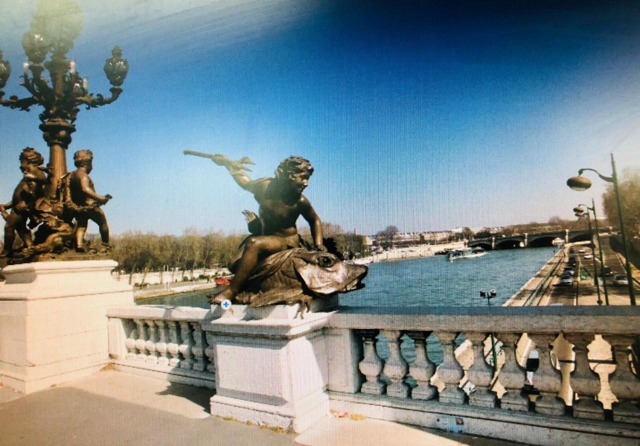 Arc De Triomphe - Foch Palace *