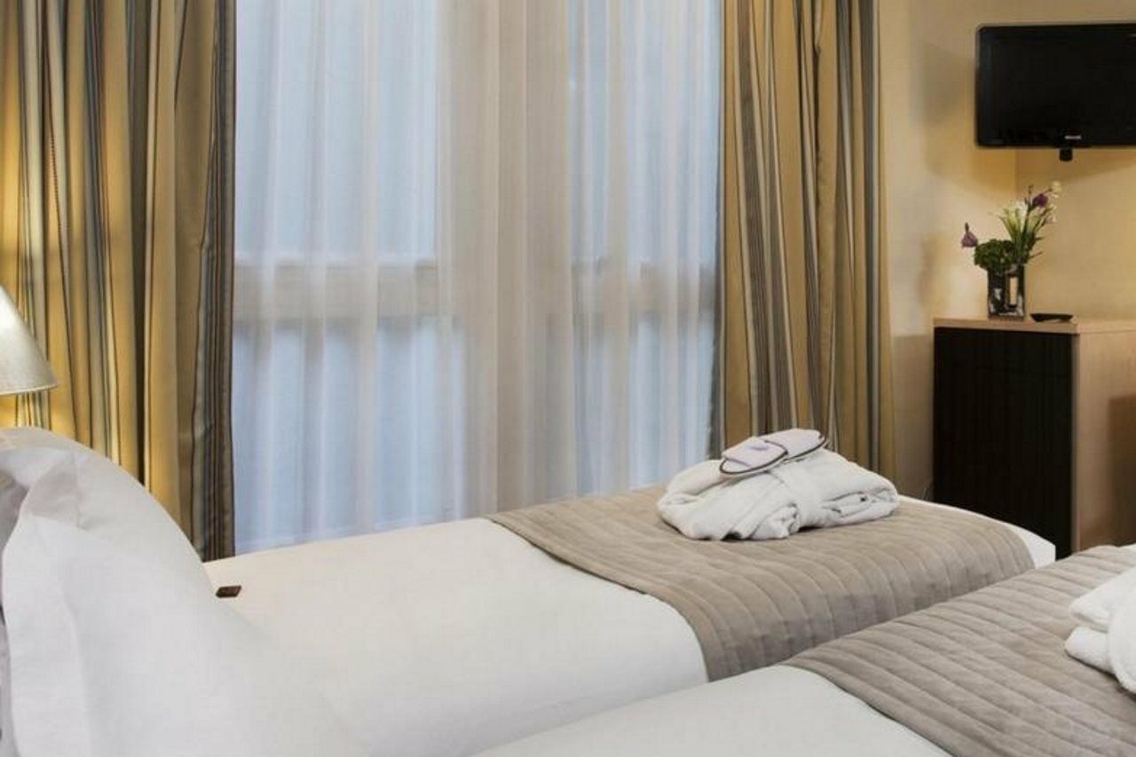 Le Pera 4* Parigi