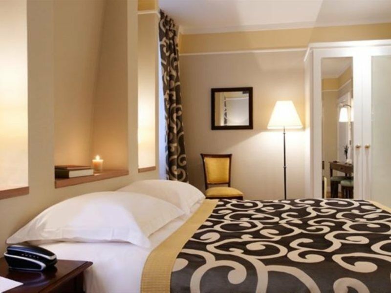 Du Bois Champs-elysées Hotel