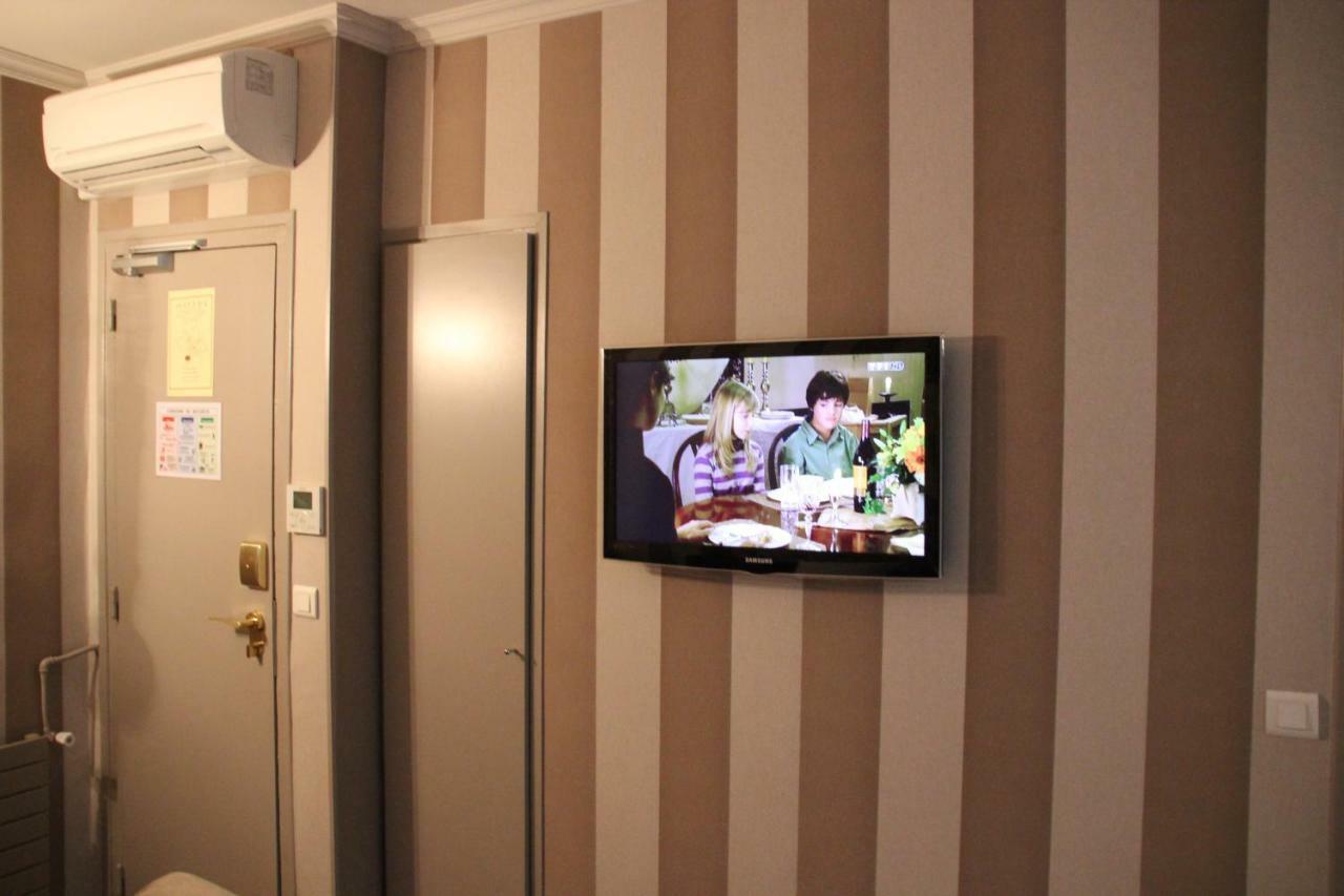 Hotel Saint Cyr Etoile Parigi