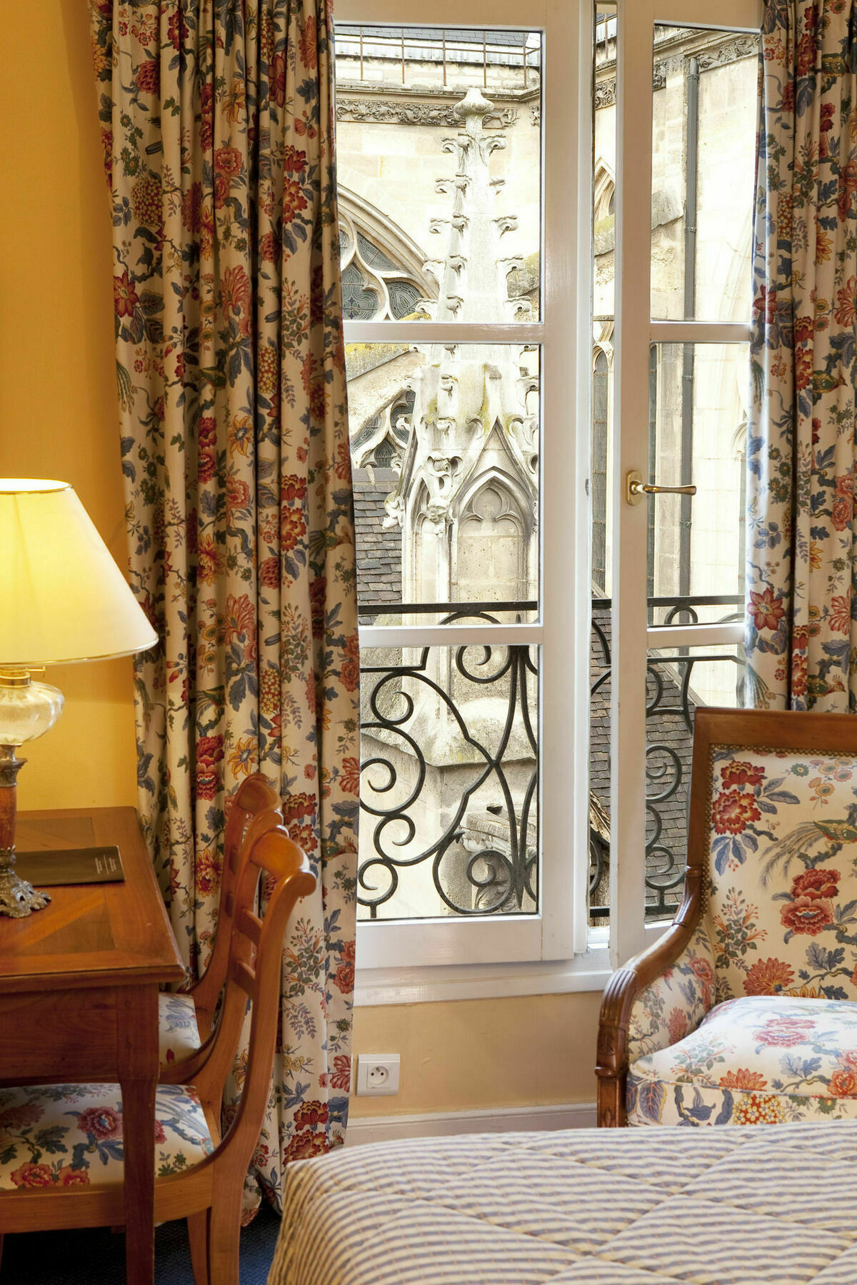 Relais Du Louvre 4*