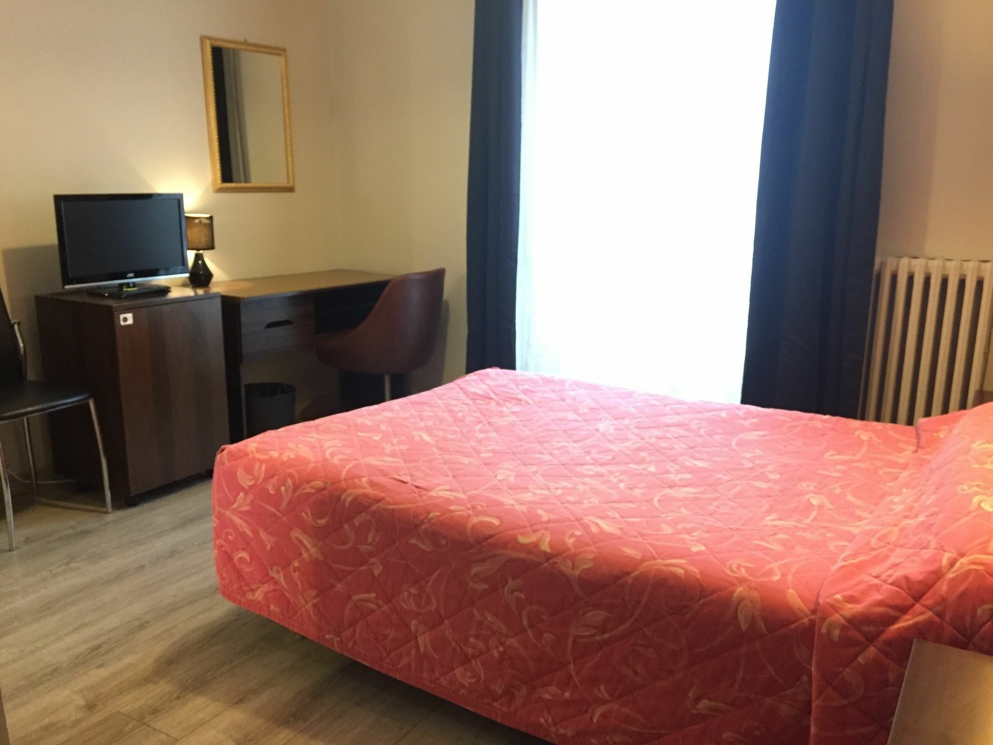 Des Pyrénées - Entre Bastille Et Nation Hotel 2*