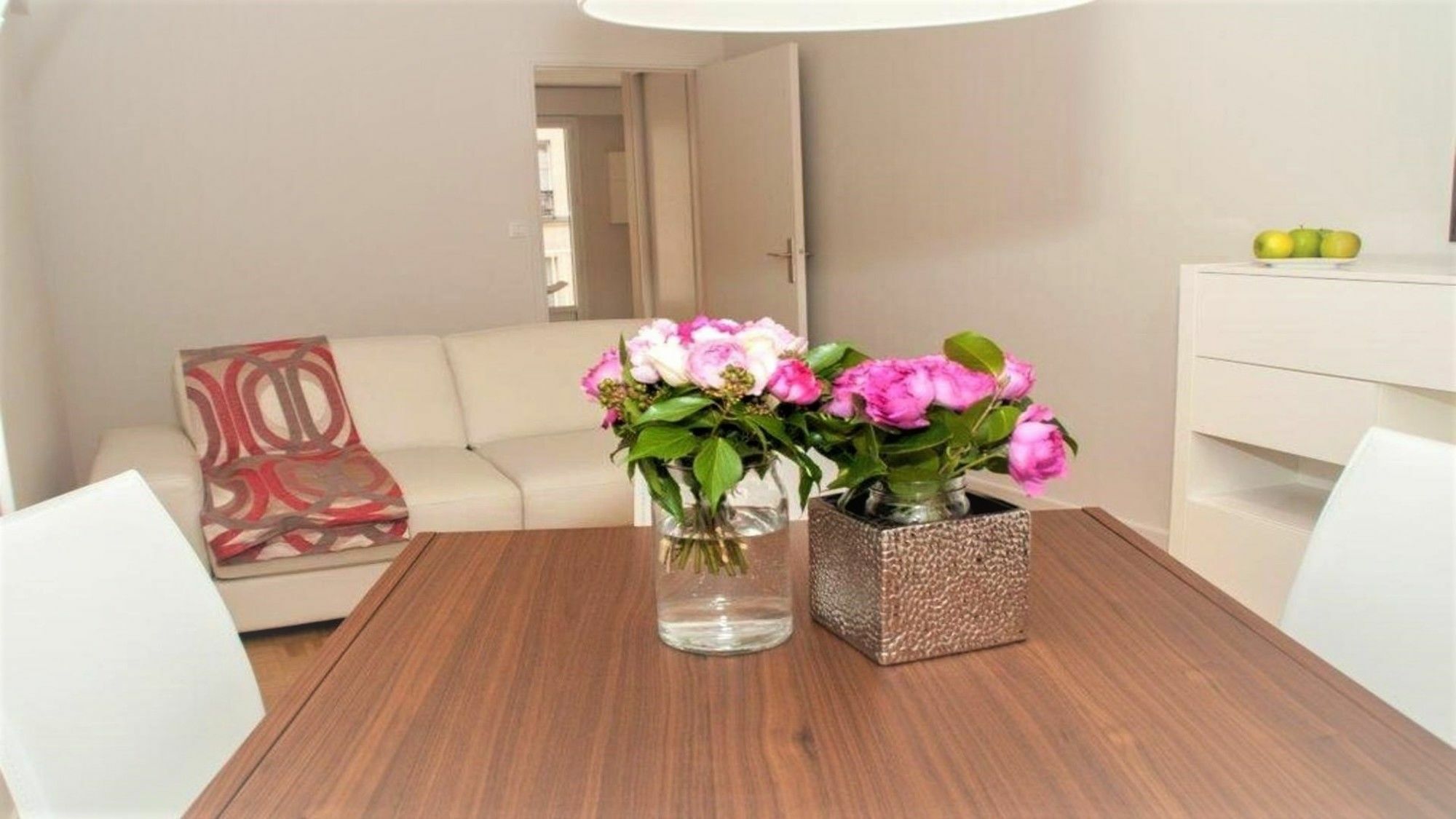 Appartamento 55 M2 With Balcony In The 6th Arrondiss. *