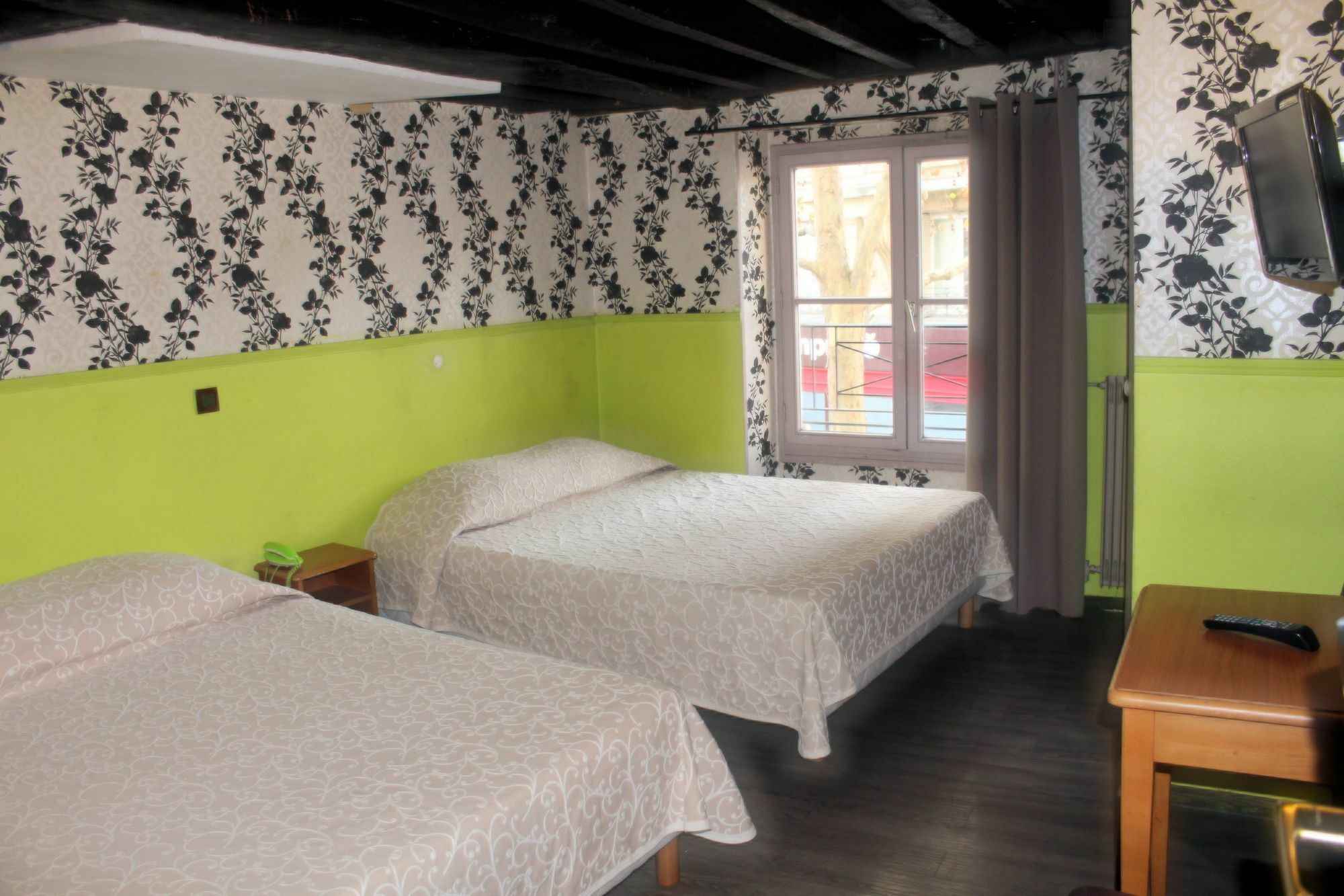 Absolute République Hotel