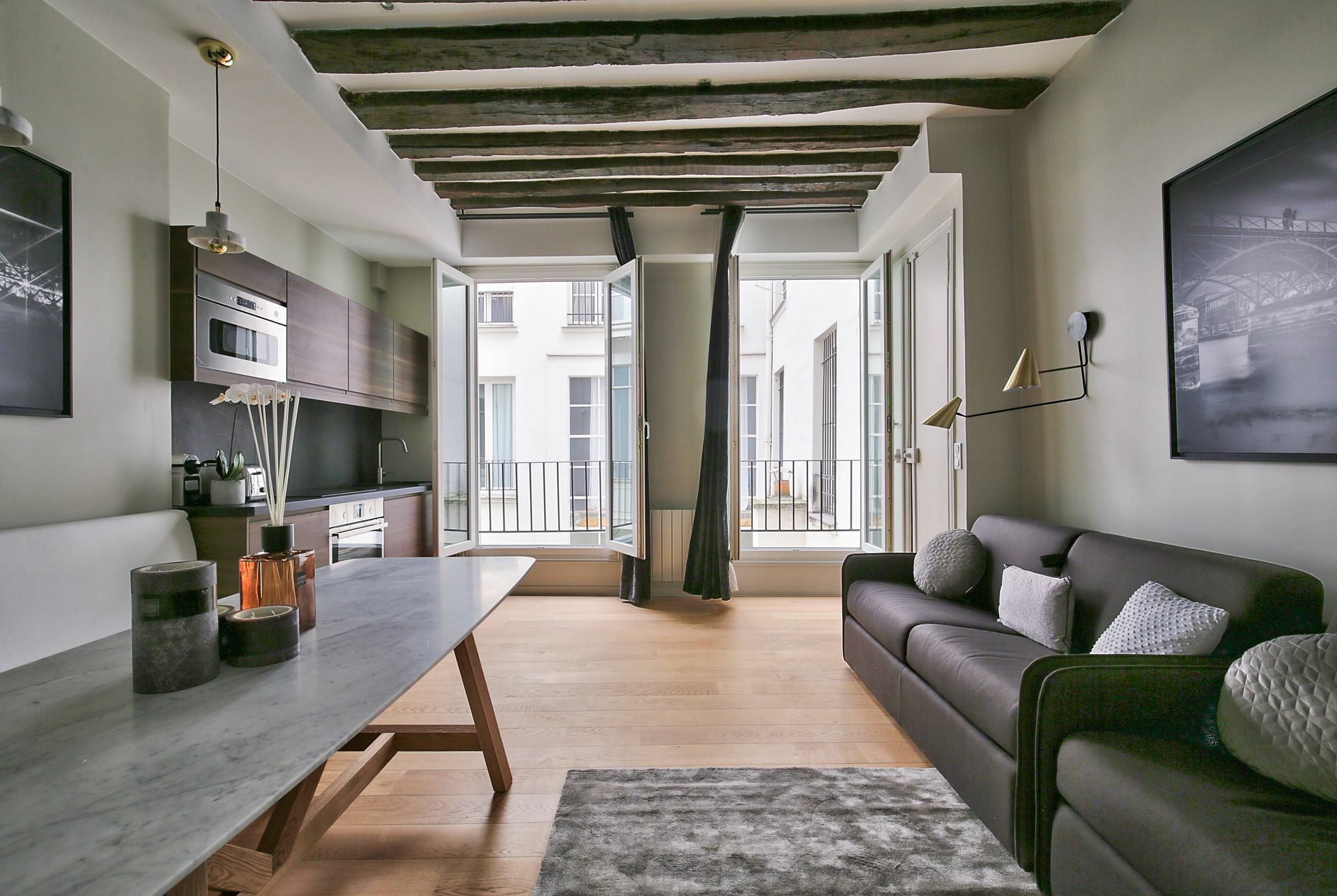70 - Authentic Parisian Flat Apartment Paris