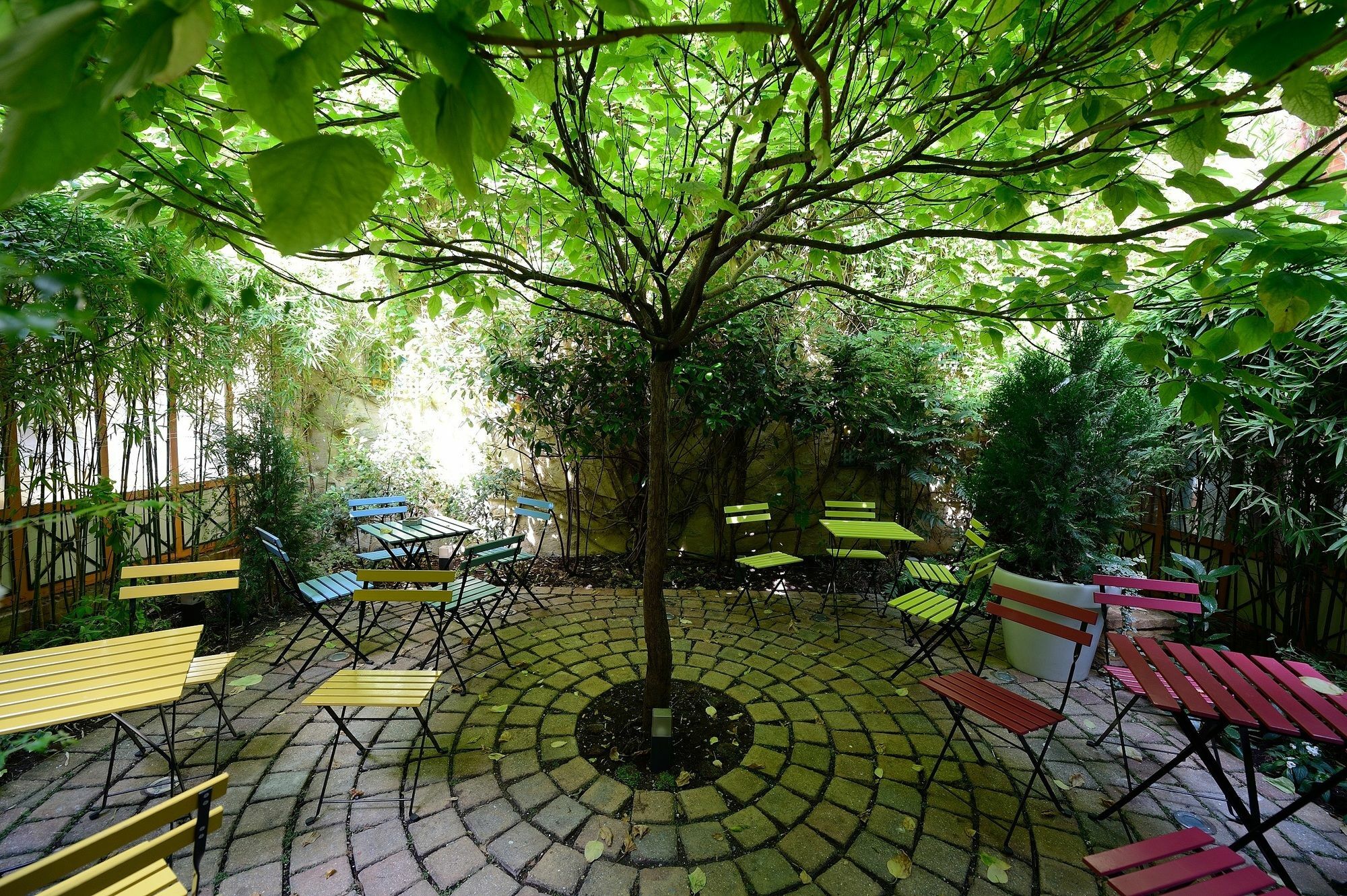 Les Patios Du Marais 1 Parigi