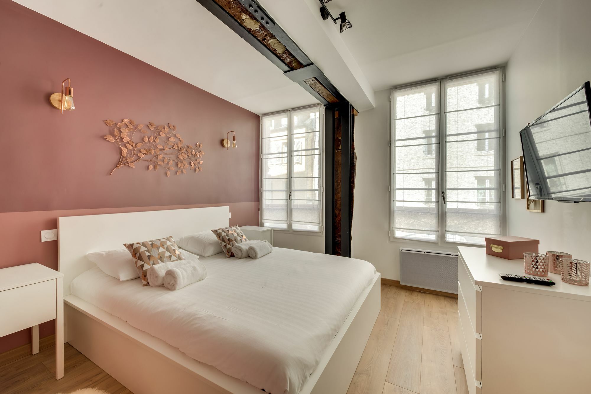 Beautiful Triplex In The Center Of