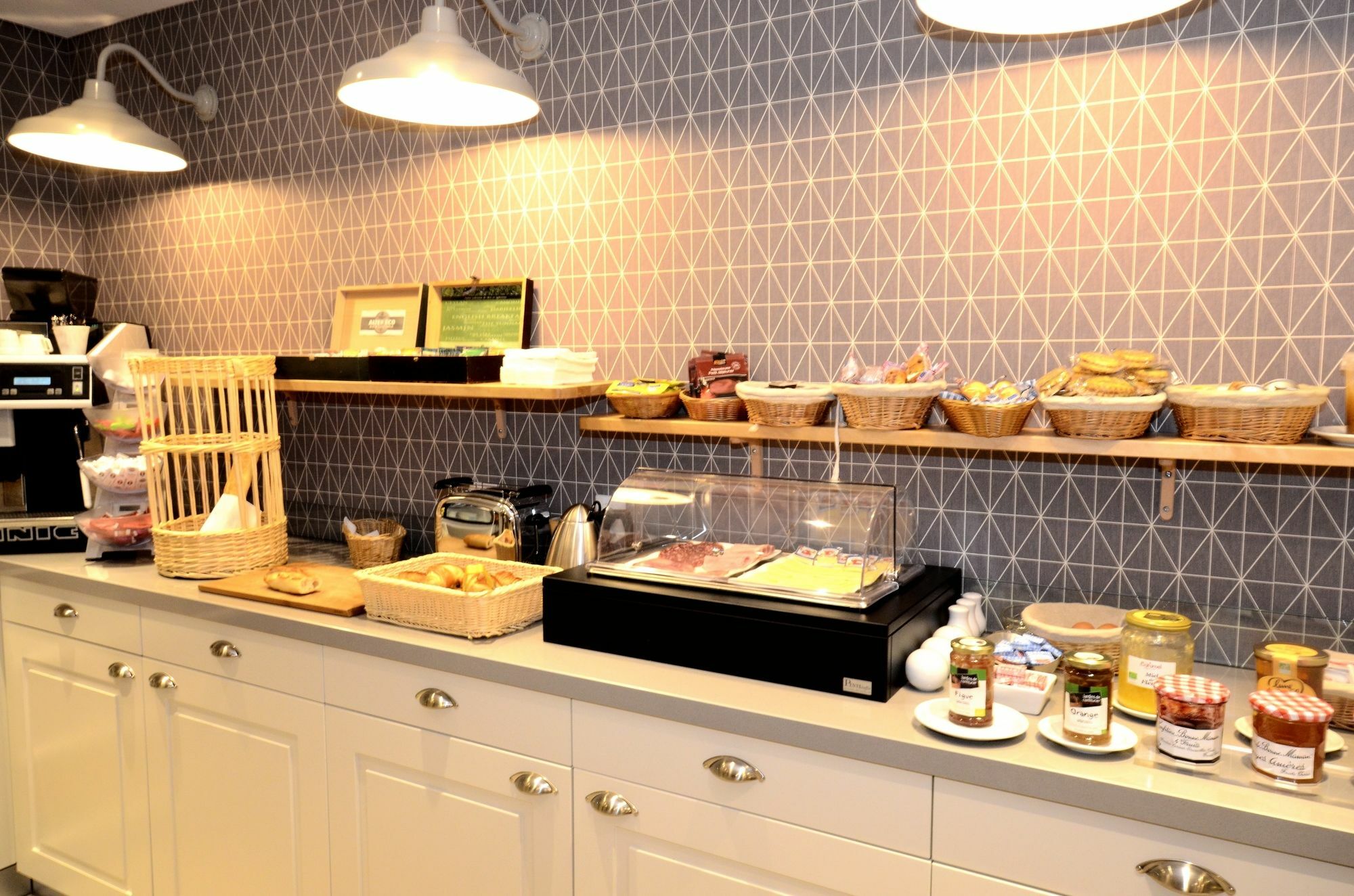 Confort 13 (adults Only) Hotel 3*