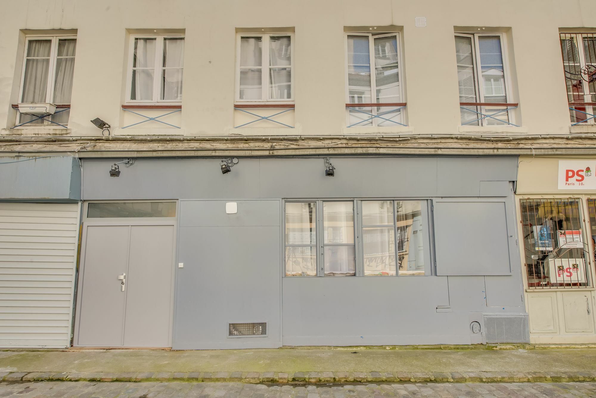Beautiful Triplex In The Center Of *