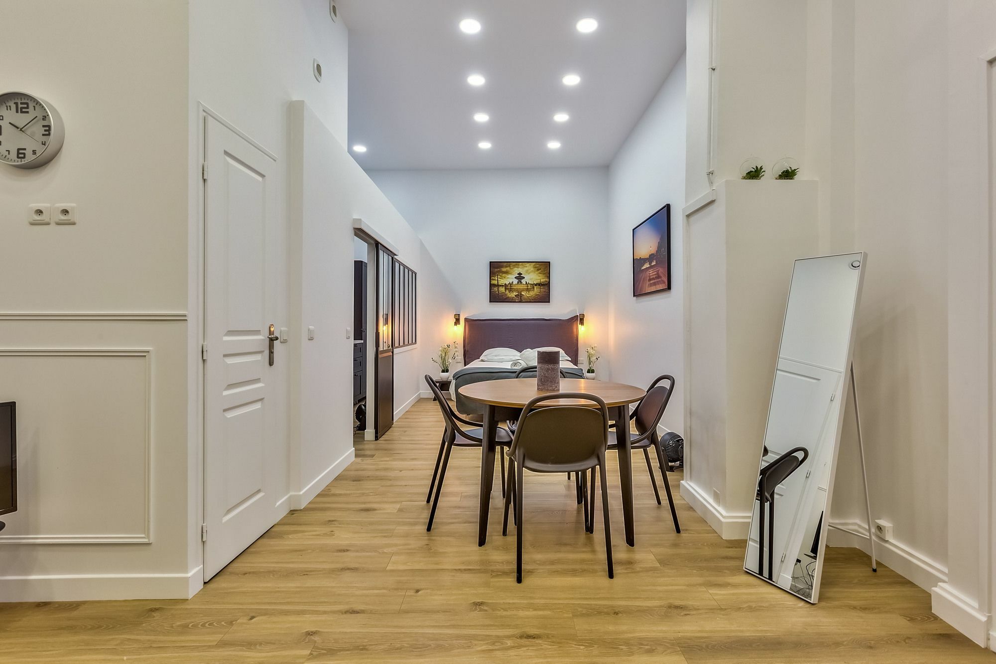 05 - Designed Parisian Flat Parigi