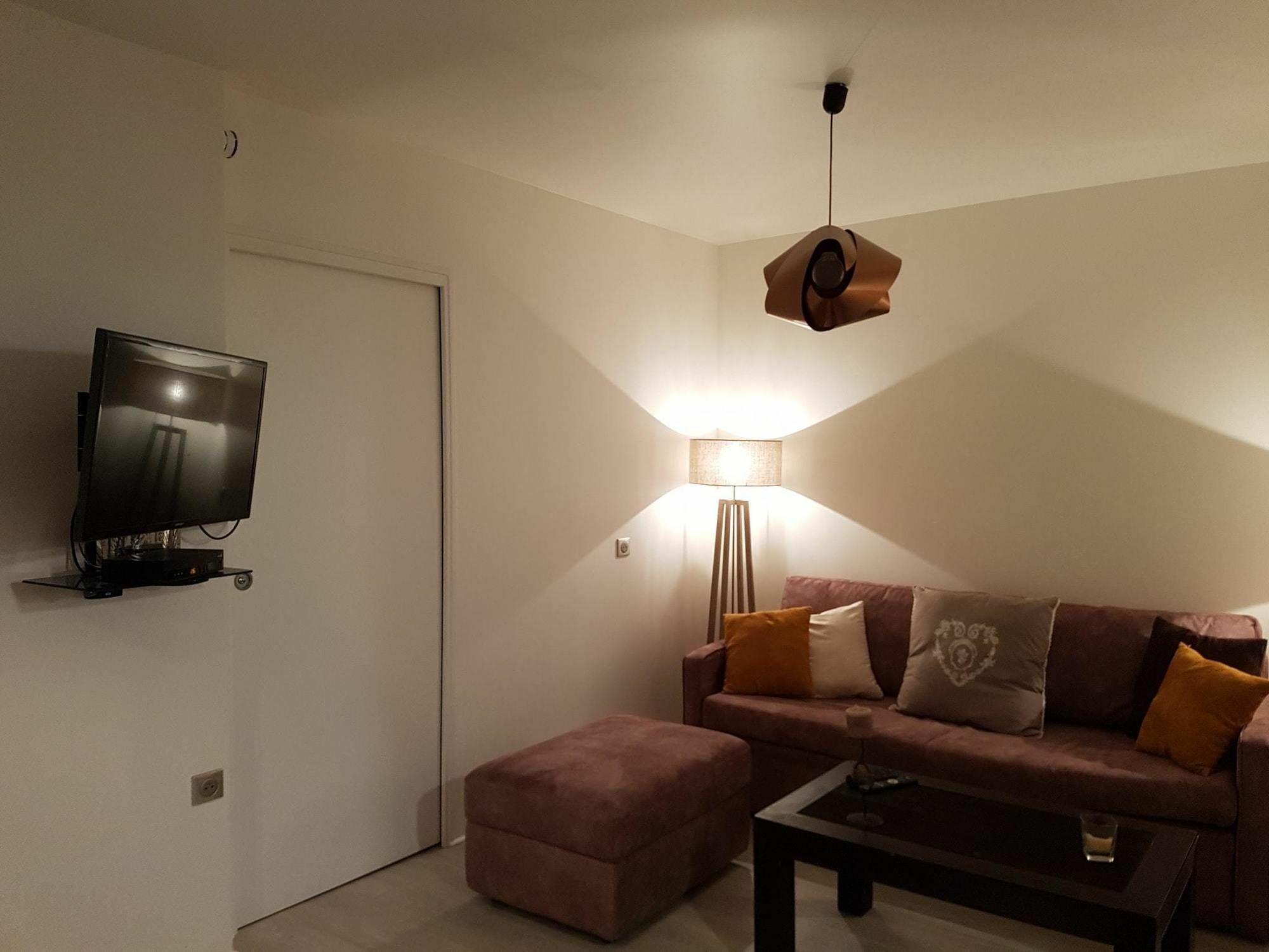 With One Bedroom In Paris, With Wifi * Parigi
