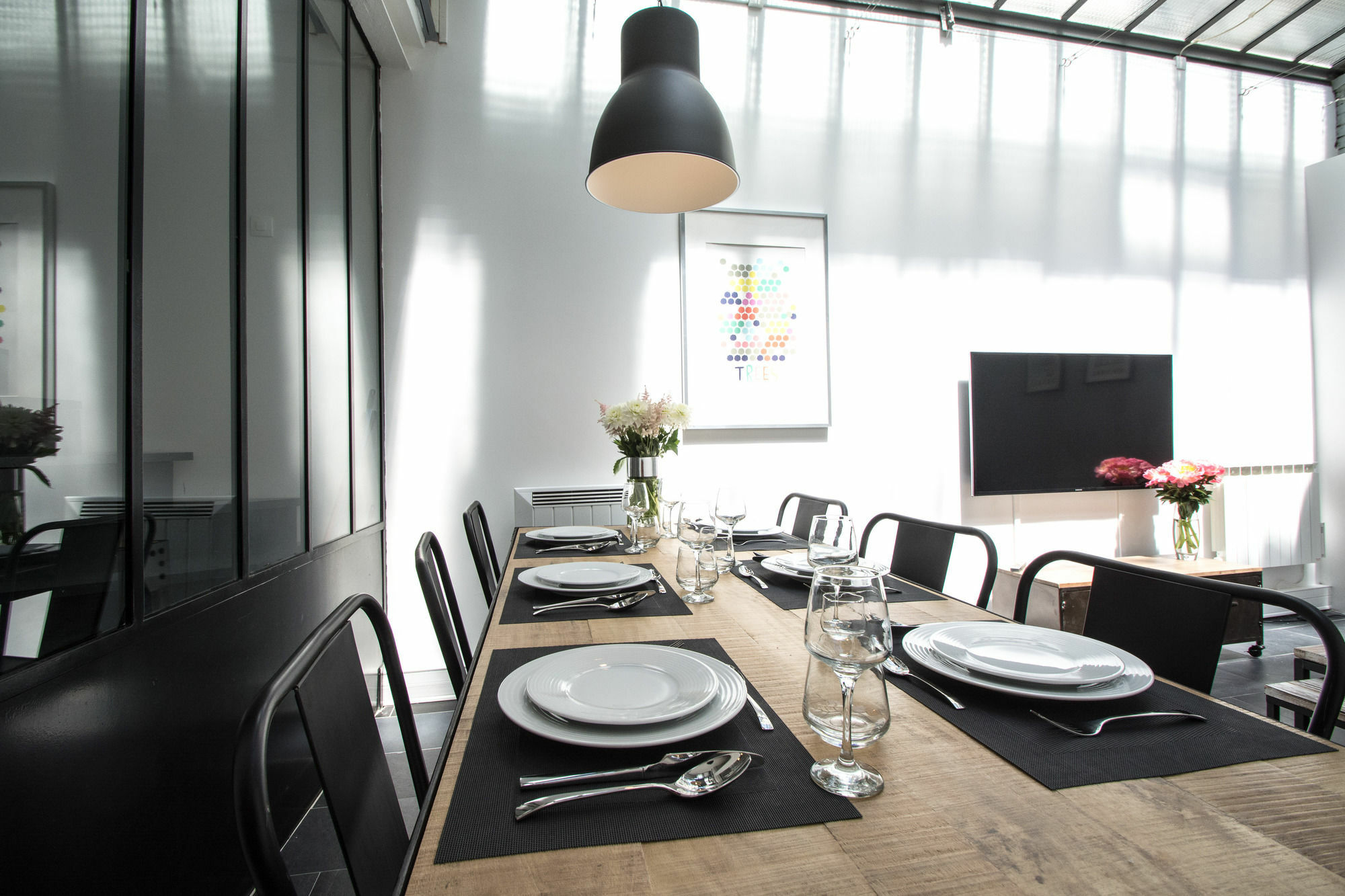 Luxury In - Republique