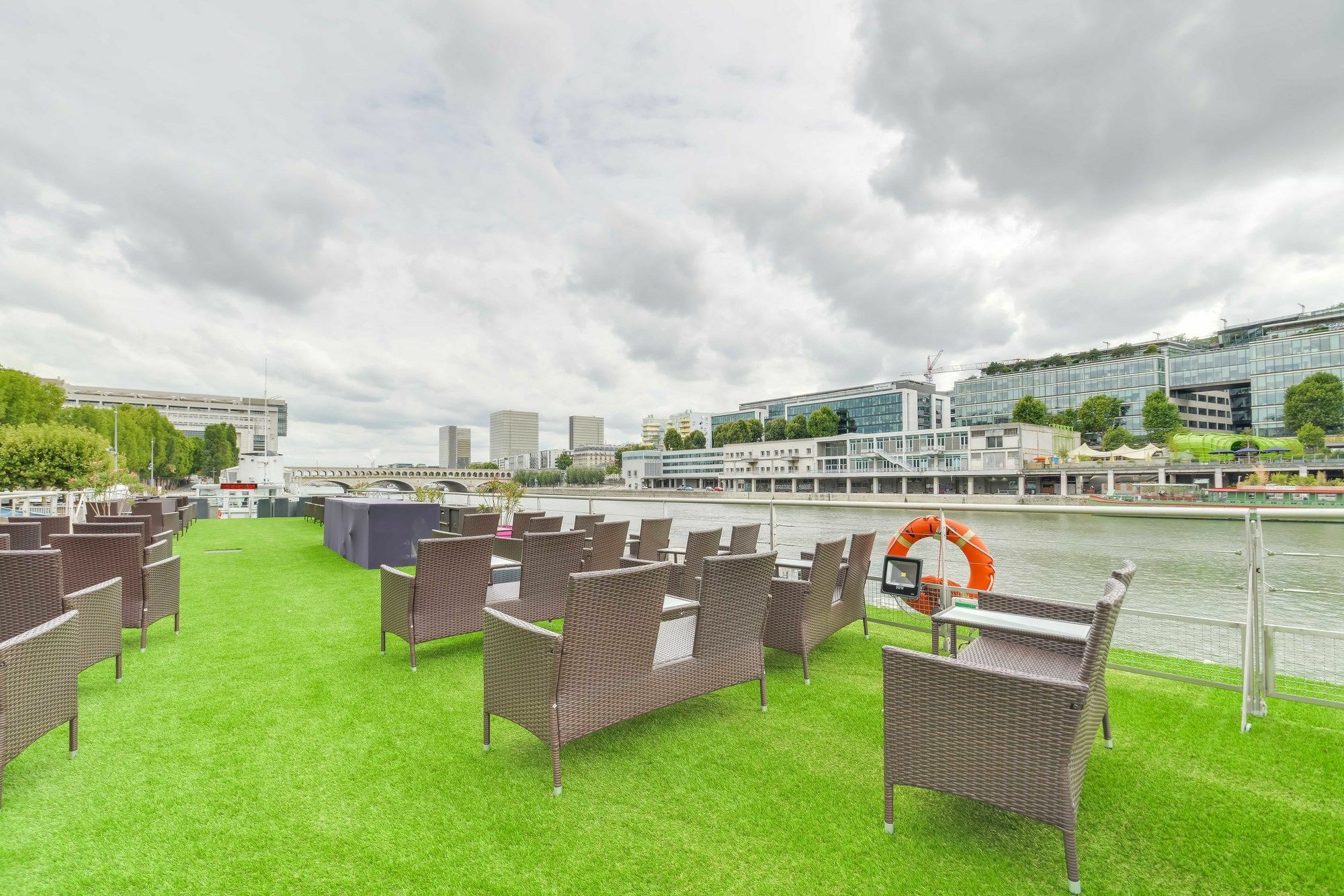 Vip Yacht & Hotel Parigi