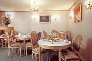 Hotel Arc Elysées 3*