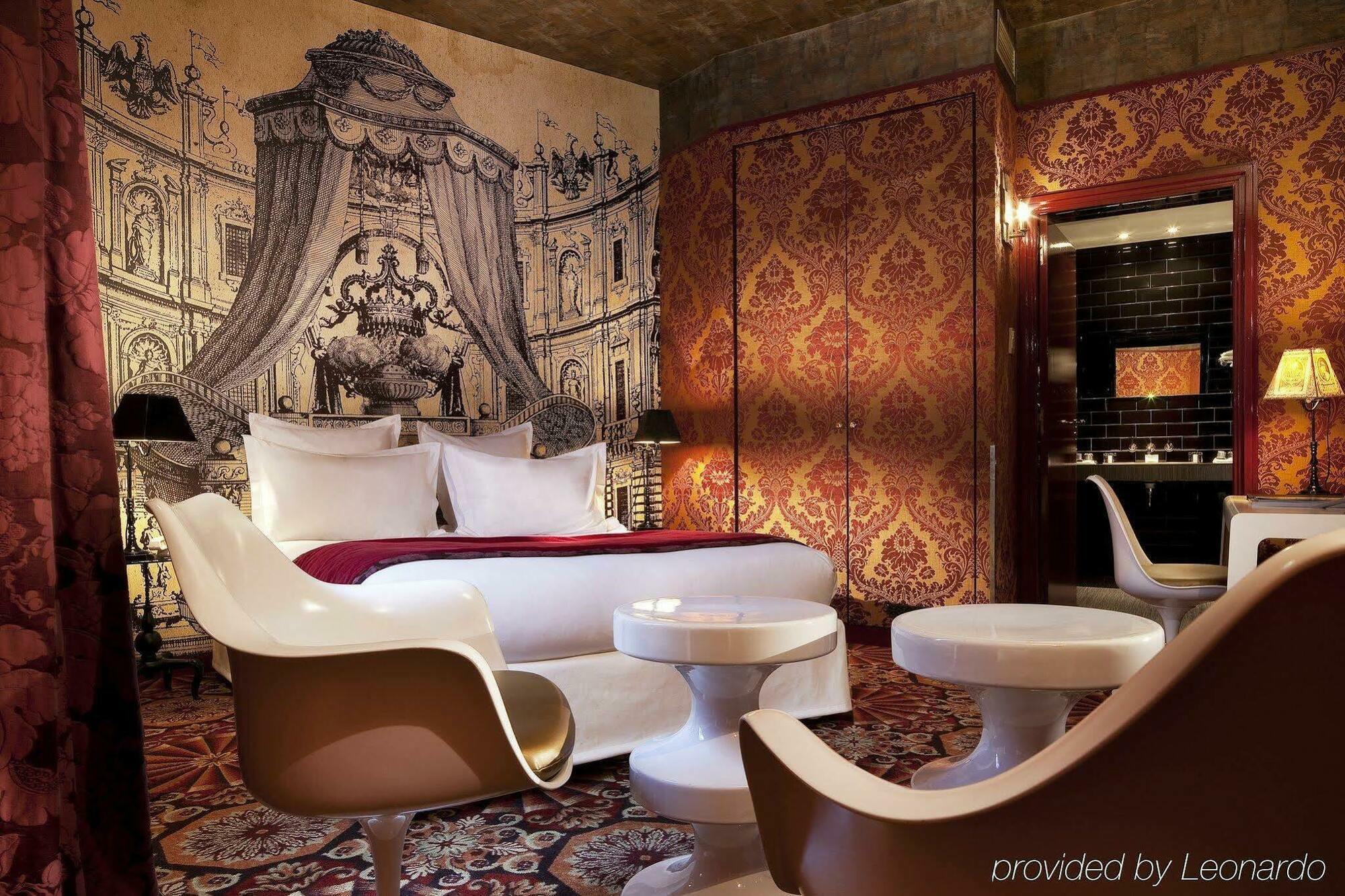 Hotel Du Petit Moulin, Haute Couture By Lacroix Parigi
