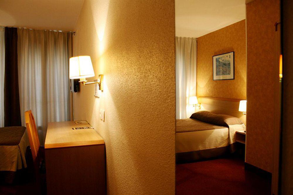 Western Le Montmartre - Saint Pierre Hotel
