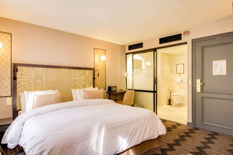 Mom'art Hotel 4*