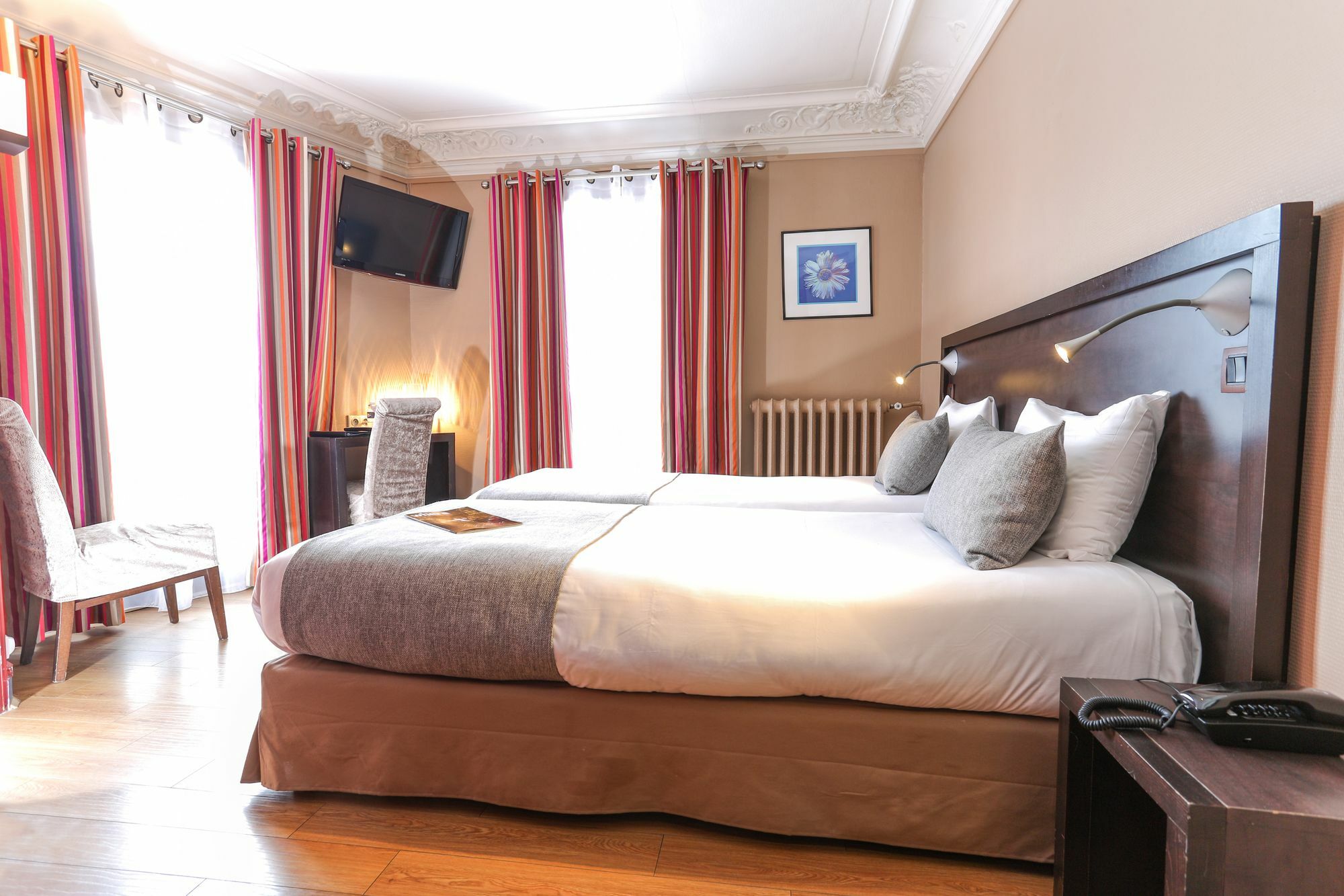 Hotel Avalon Gare Du Nord Parigi
