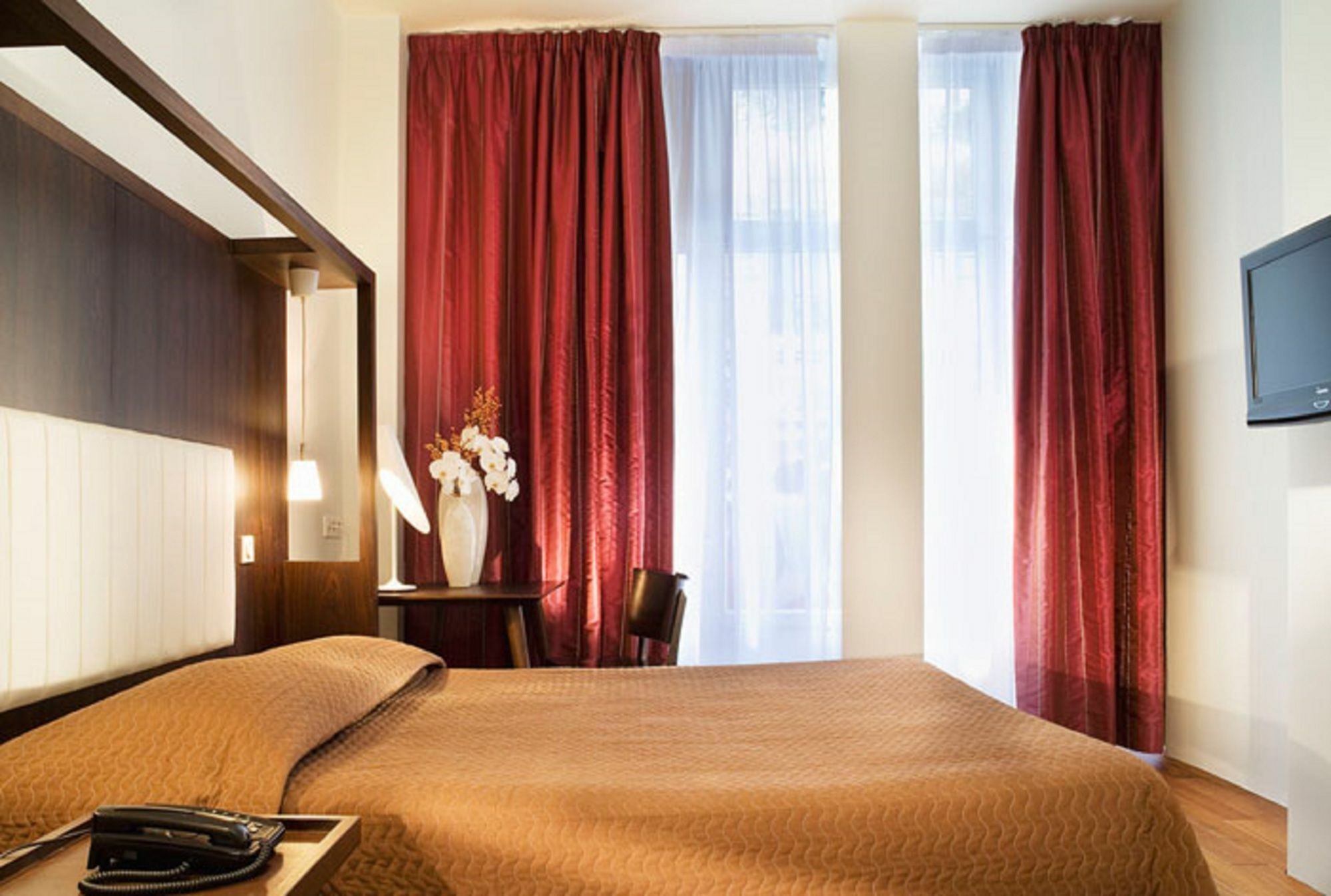 Avalon Gare Du Nord Hotel Parigi
