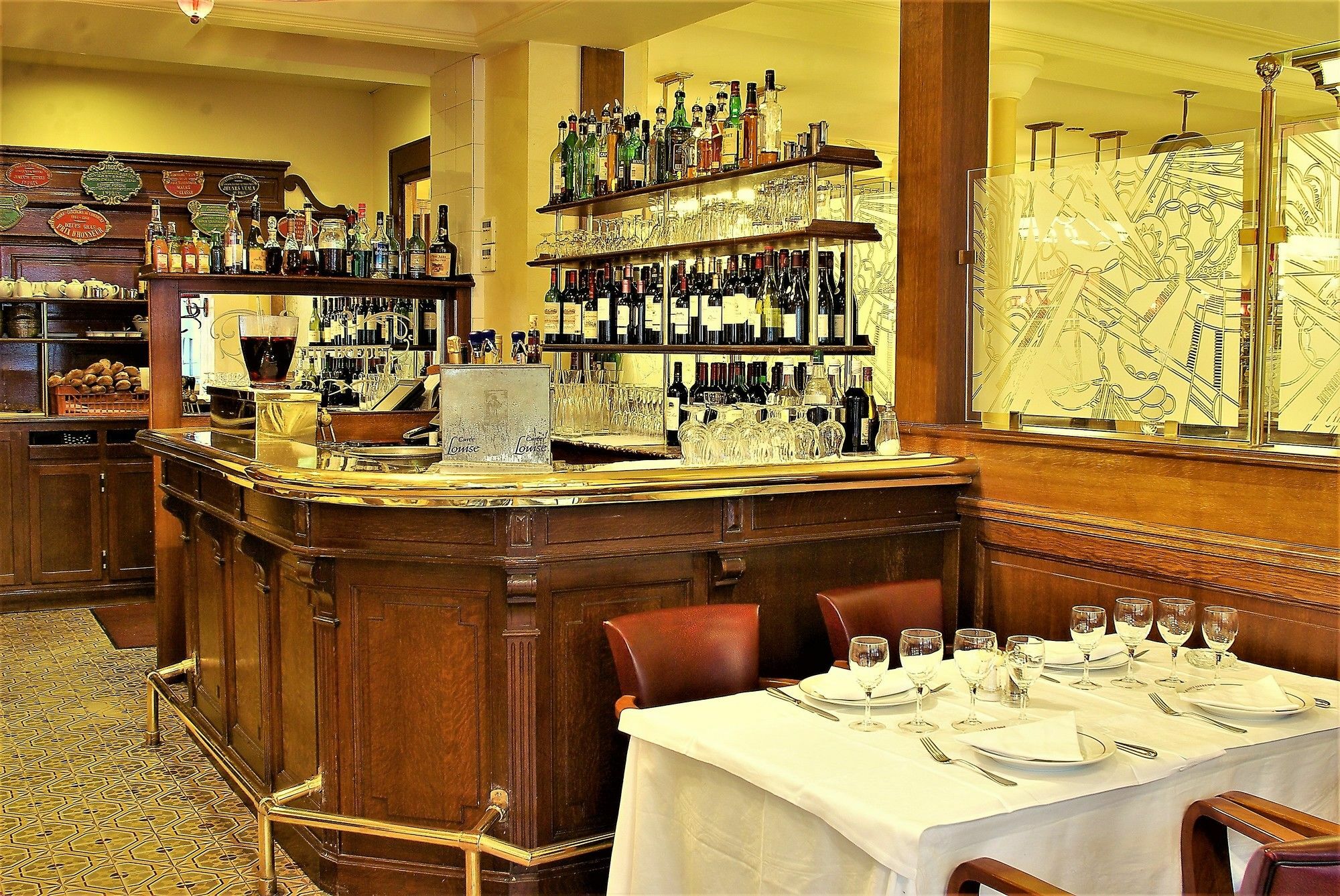 Restaurant Au Boeuf Couronné Parigi