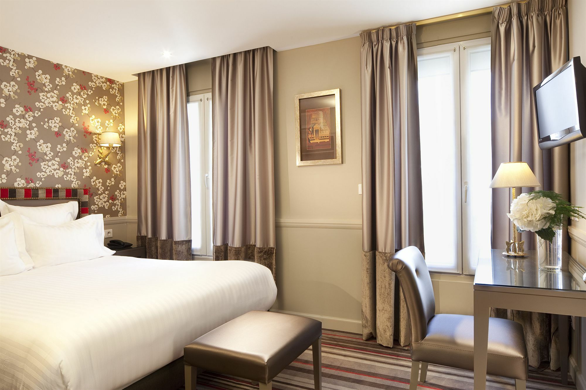 Hotel Des Comédies 3*