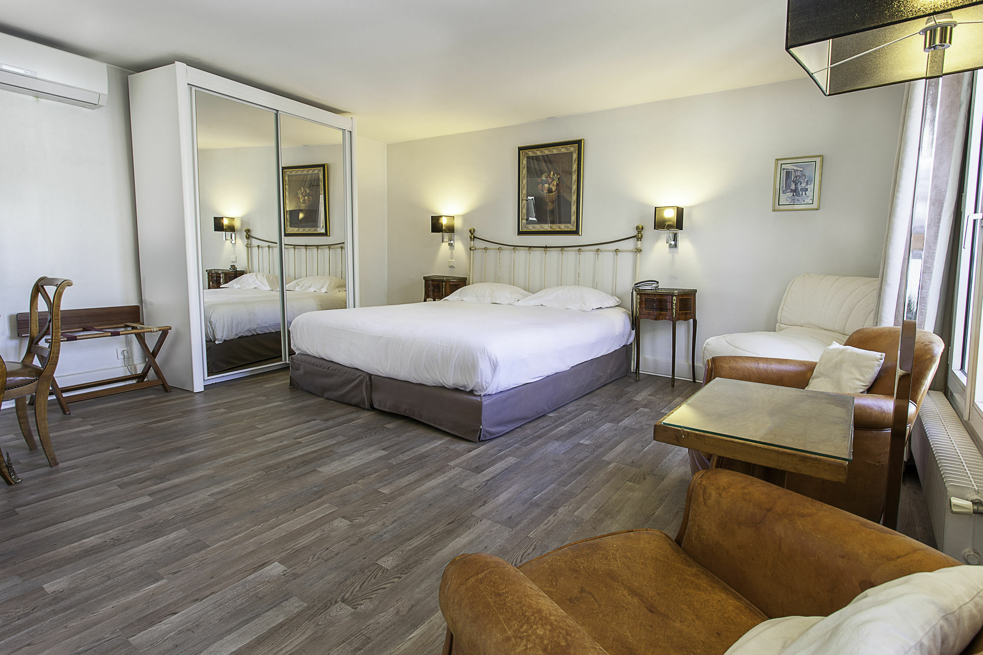 Atlantis Hotel