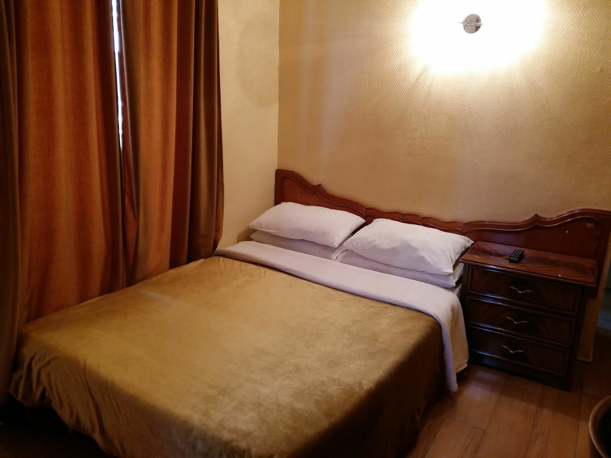 Du Metro Hotel