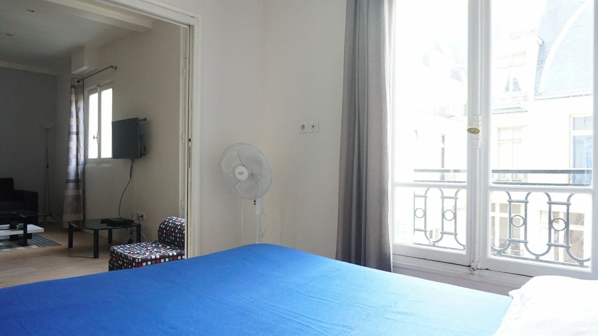 Champs Elysees 2 Pieces 8 * Parigi